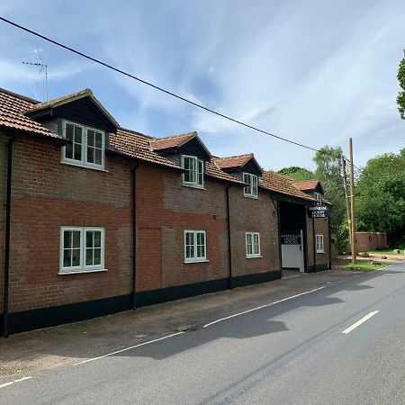 Fornham Guest House Chertsey Exterior foto