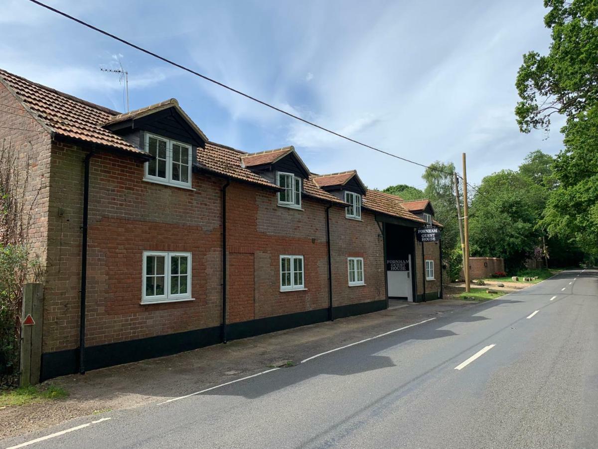 Fornham Guest House Chertsey Exterior foto